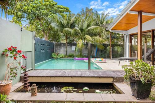 Sunshine Villa w/ pool, fireplace & pet friendly