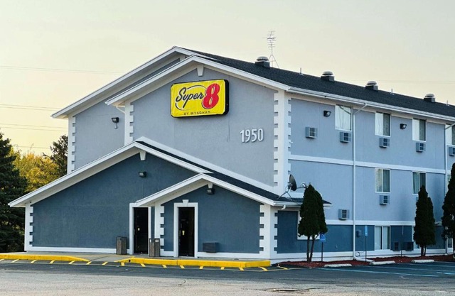 Super 8 by Wyndham Benton Harbor St Joseph