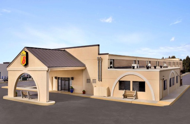 Super 8 by Wyndham Chambersburg I-81