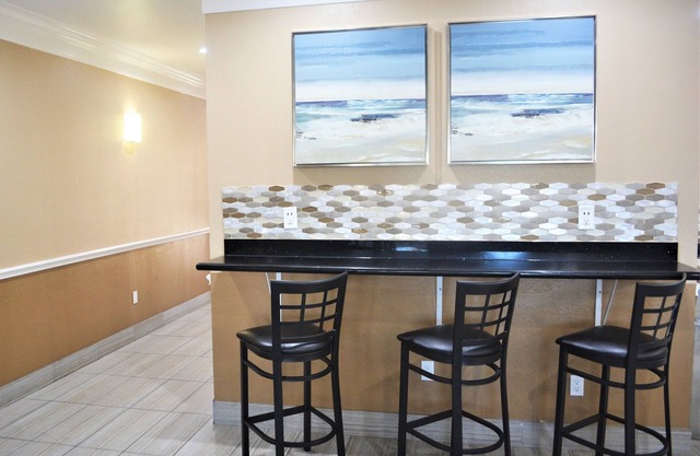 Super 8 by Wyndham Galveston