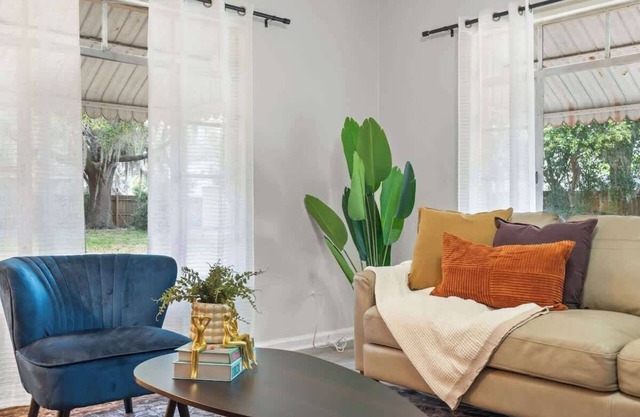 SUPER BOHO - Lake Toho Timeless Charm