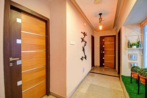 Super Collection O Avenue Regency Near Kalighat Kali Temple