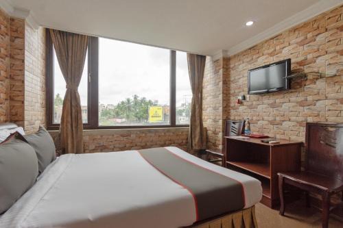 Super Collection O Raj Darbar Near City Centre