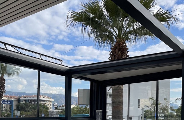 Super luxury 3+1 apartment 100 meters from the sea