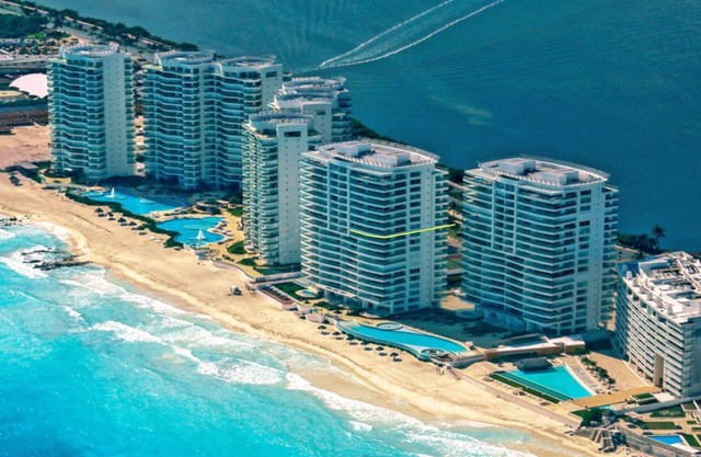 SUPER SALE OCT-NOV/LUXURY BEACHFRONT SKYVILLA/SLEEP 10