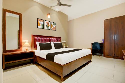 Super Townhouse Dera Bassi