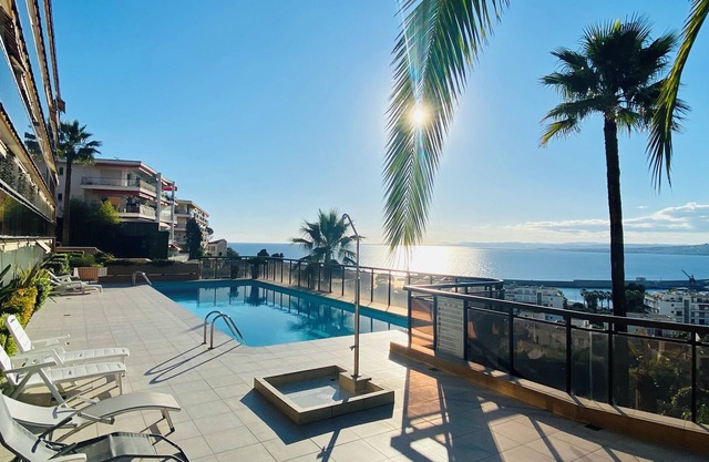 Superb 2-room apartment Terrace/SWIMMING POOL/Parking