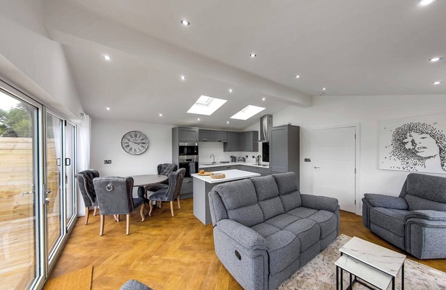 Superb bespoke lodge with two bedrooms sleeping up to four people.