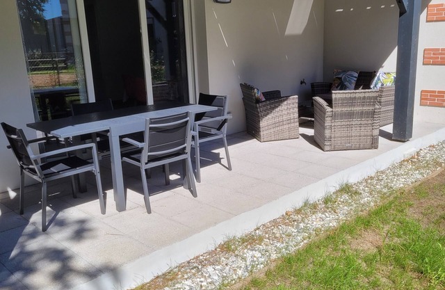 Superb new apartment with terrace and garden