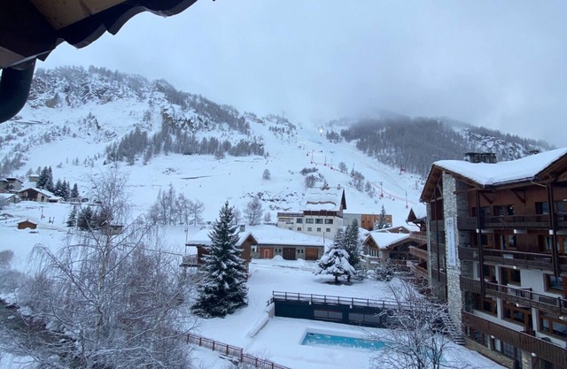 Superb ski in/ski out duplex apartment next to the snow front in Val D'Isere