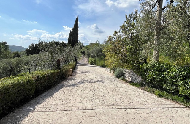 Superb, spacious vacation home with idyllic pool and breathtaking views