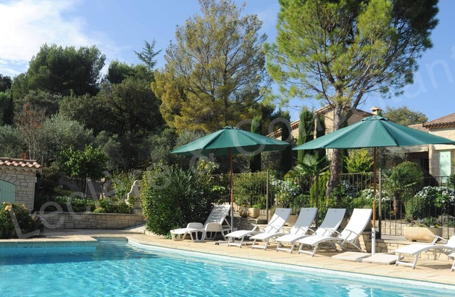 Superb stone-built villa with swimming pool