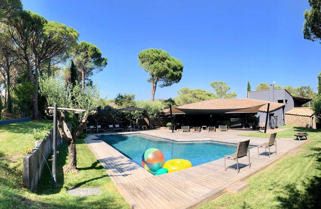 Superb Villa in St Raphaël 220 m2 + swimming pool any comfort close sea and golf