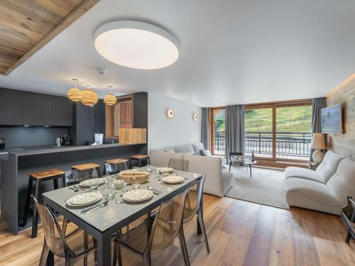 Superbe 3 pièces + cabine, 6 couchages, au pied des pistes de Courchevel Village - FR-1-562-26