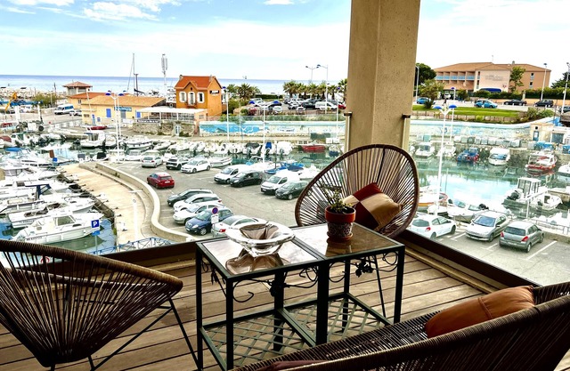 Superbe Appartement Climatisé vue Port et mer