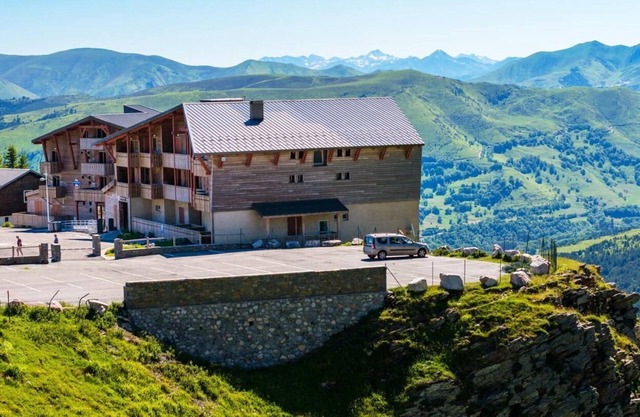 Superbe apt au pied des pistes-2 chambres-terrasse, Piscine, Sauna, 2 parking