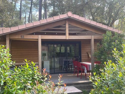 SUPERBE CHALET sous les pins