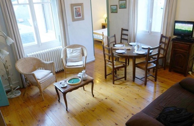 Superbe T3 pour 7 pers. avec Wi-Fi et Parking à Luchon - FR-1-313-188