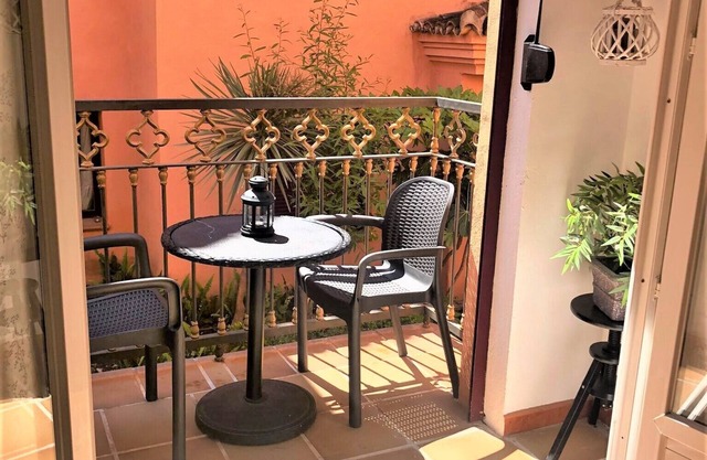 Superior 2 Bedroom Apartment Minutes from Beaches andPuerto Banus