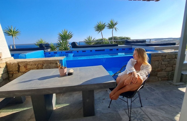 Superior Apartment: Private Glass pool & Shared Pool, Sea view, Bar, Gym
