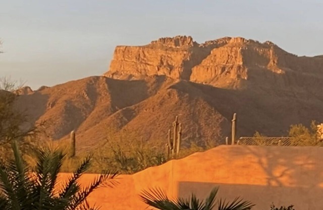 Superstition Oasis - Incredible Arizona Retreat! Swimming, Golf, Hiking and Fun!