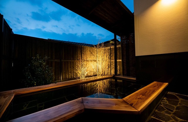 Suzu Close to Kinrinko and Yunotsubo street/Yufu Ōita