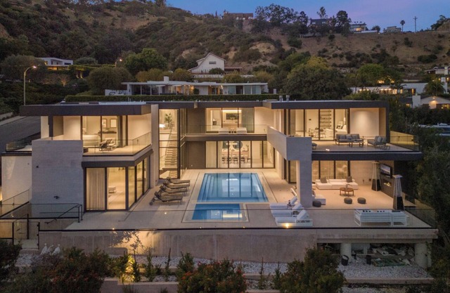 Swallow Sanctuary - A Modern Marvel in the Heart of LA