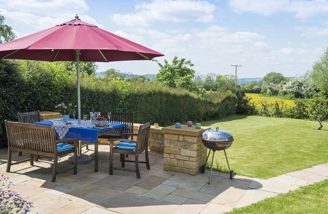 Swallows Rest Cottage - sleeps 6 guests in 4 bedrooms