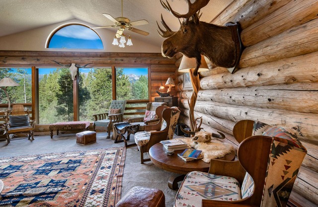 Swan River Lodge Home: Spacious, Hot Tub