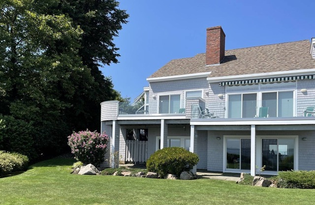 Sweeping Views of Narragansett Bay, Sleeps 12