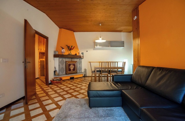 Sweet Refuge on the Castle - Charming Apartment center Sestola with Garage