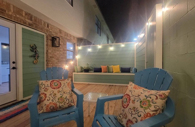 "Sweet Reward"- Bring The Fur Baby! Location X3! Walk To Dining & Fun!