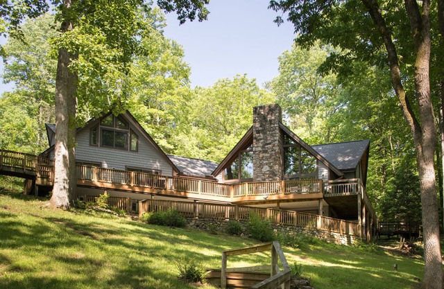 Sweet Virginia Blue On Smith Mountain Lake: 6000 sq ft