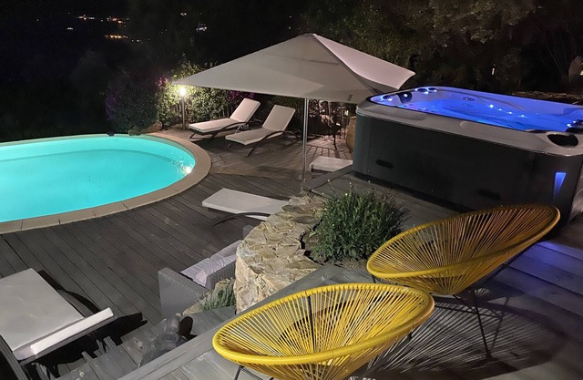 Swim Lodge Hotel Porto Vecchio