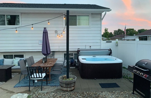 Swim & Relax: Pool, Hot Tub & Renovated! HomeHop