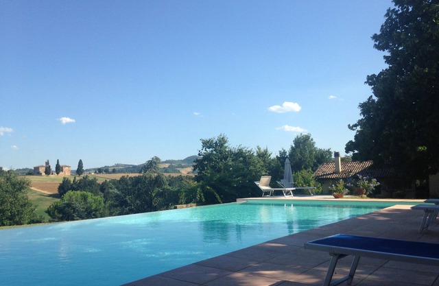 Swimming pool and relax on the Bolognese hills between art, engines, great food