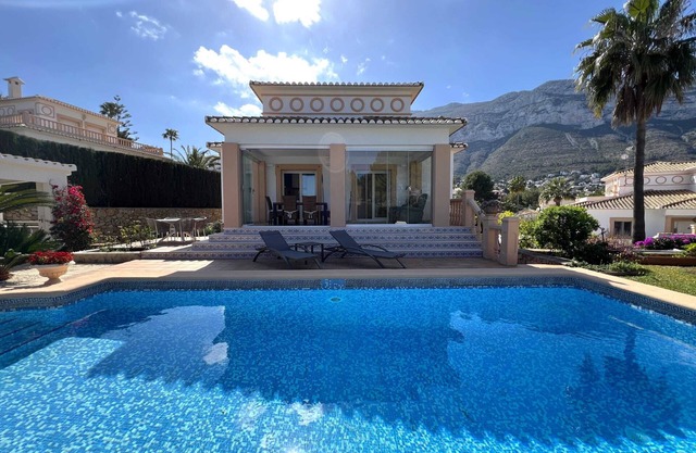 T-1023, Navarrete, fantastic Villa with private pool in Dènia