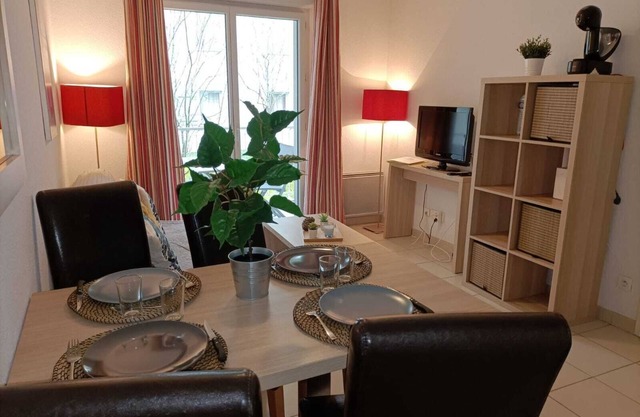 T2 Balcony in Residence with swimming pool B26