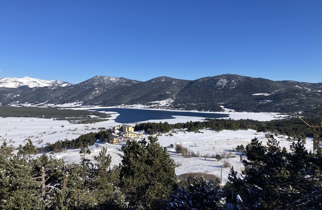 T2 Cabin 35 m² 4 to 6 people very pleasant, incredible view of the lake, classified 2*.