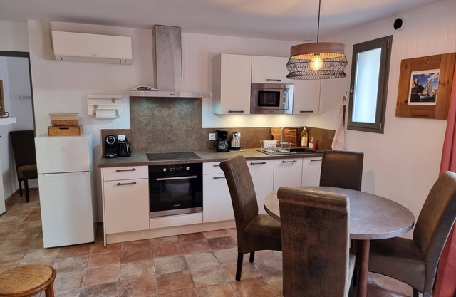 T2 luxury in historic district, authenticity, quiet close to beaches