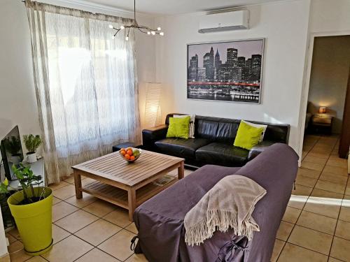 T2, parking privé, clim, 5min à pied du centre ville