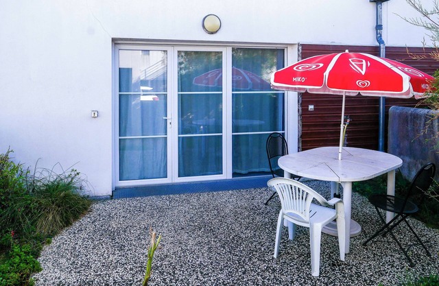 T2 seasonal rental 5 minutes from the beach.