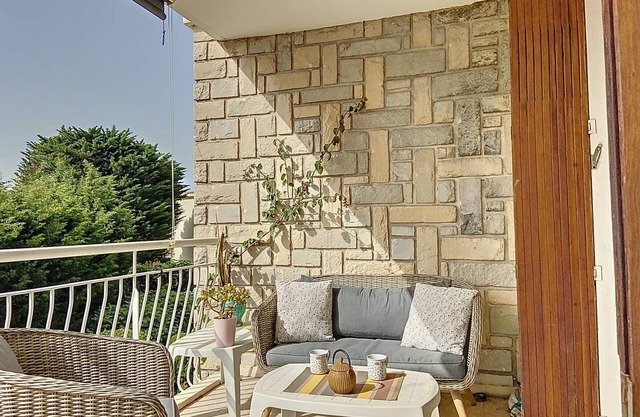 T3 Apartment near beach with air conditioning, parking