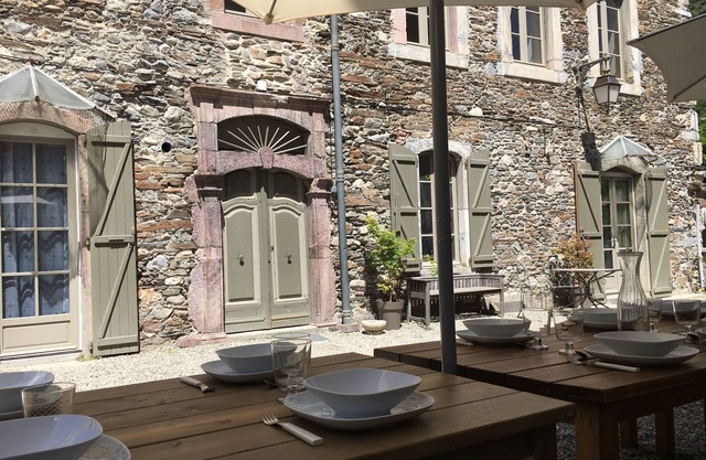 T3 standing in the heart of Luchon (54m2 for 4 - 6 people)