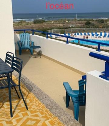 T3 - TERRASSE 30 m2 VUE OCEAN, 2 CHAMBRES, parking privatif et piscine en été
