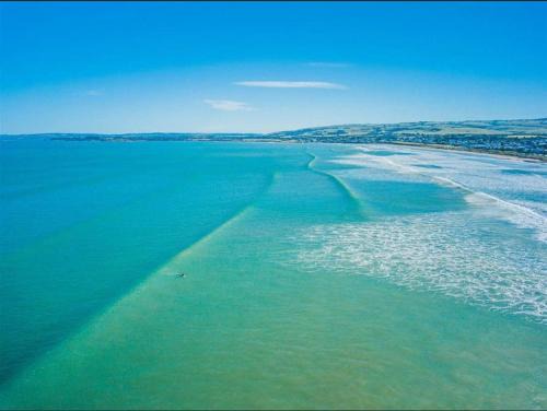 Tahren Beachfront Shack Wifi - Pet-friendly
