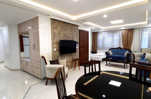 Taksim Cihangir Apt. Family & Friends 2BR: Sleeps 8, Central Location, Open Plan