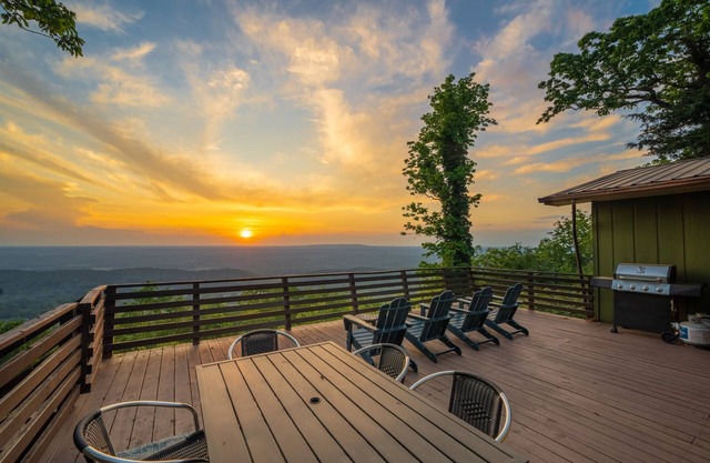 Talking Leaves Cottage | Scenic Highway on the Brow | Fast Wi-Fi | Dog Friendly