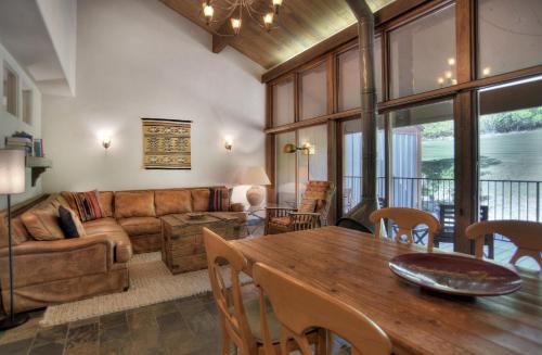 Tamarron Gambel Oak 783