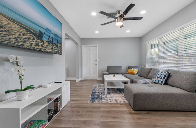 Tampa Oasis: Dive Into Luxury with Our Heated Pool House!